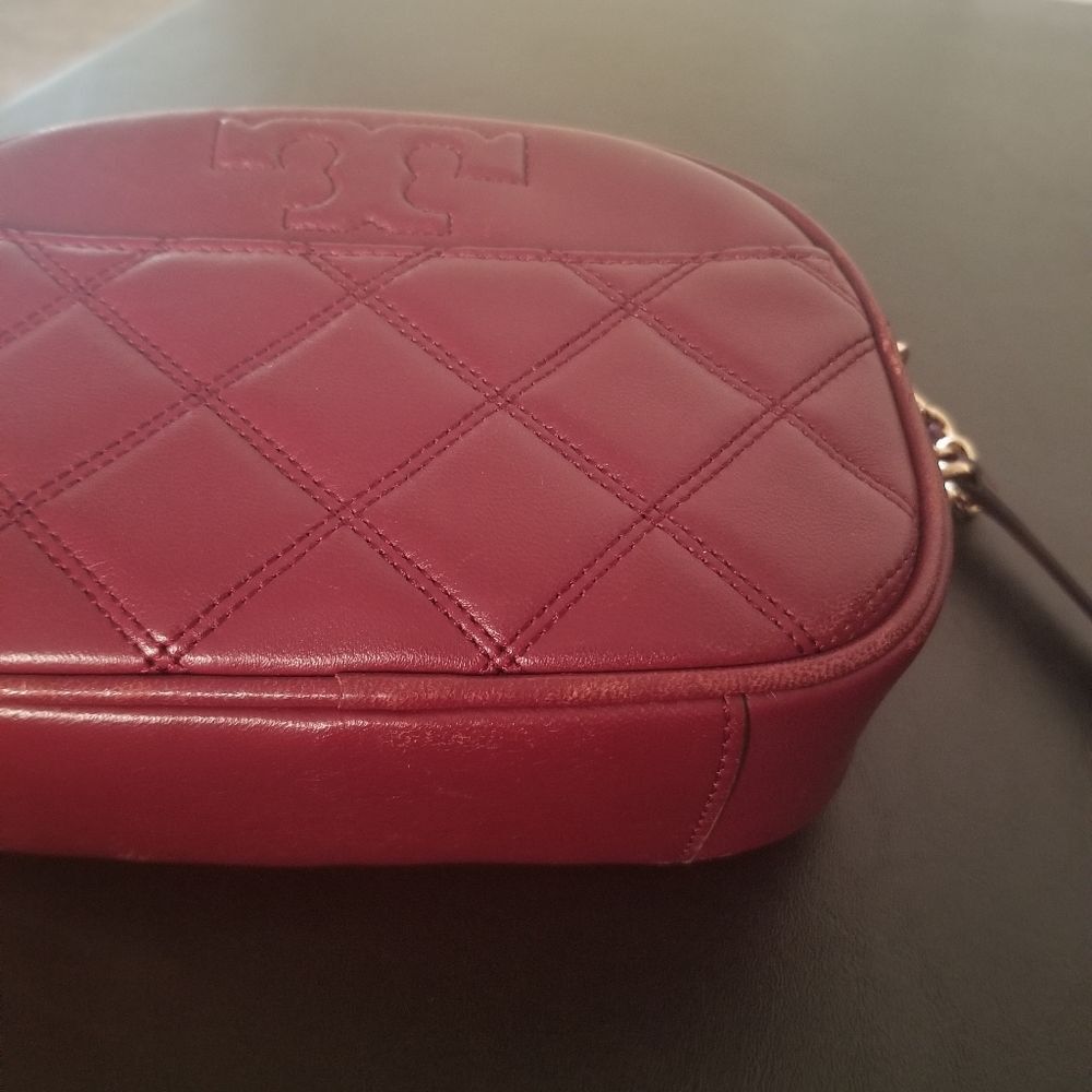 Tory Burch Quilt Crossbody - Picture 8 of 8